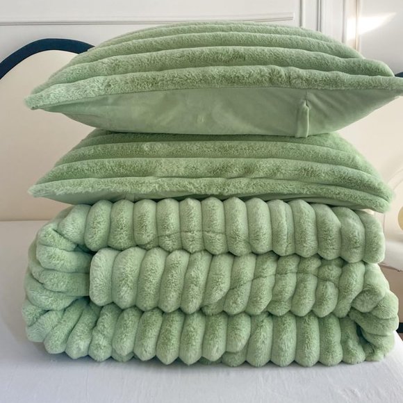 Mint Green Soft Faux Fur Bedding Set Striped Comforter Shams King Size Bed New - Picture 10 of 10
